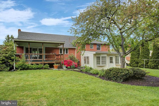 212 E WALNUT STREET, Shiremanstown, PA 17011
