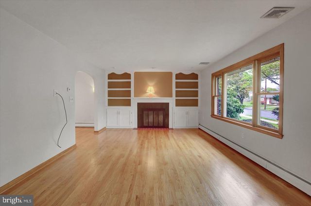212 E WALNUT STREET, Shiremanstown, PA 17011