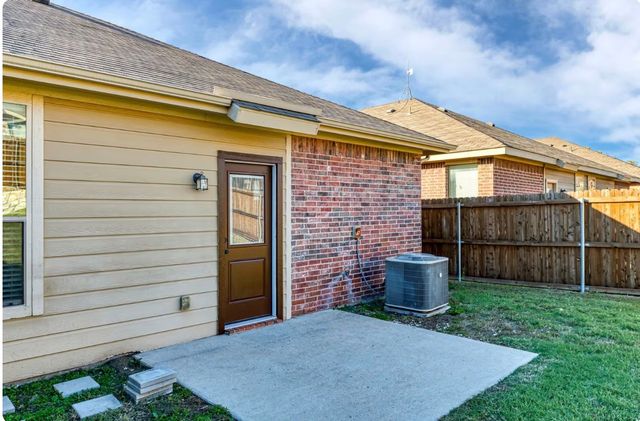 356 & 358 Schirra Court, Lavon, TX 75166