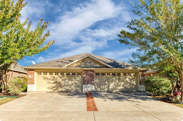 356 & 358 Schirra Court, Lavon, TX 75166