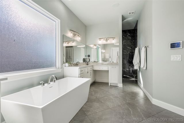 7316 E College Street, Broken Arrow, OK 74014