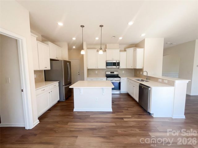 16027 Harbor Hill Drive, Charlotte, NC 28273