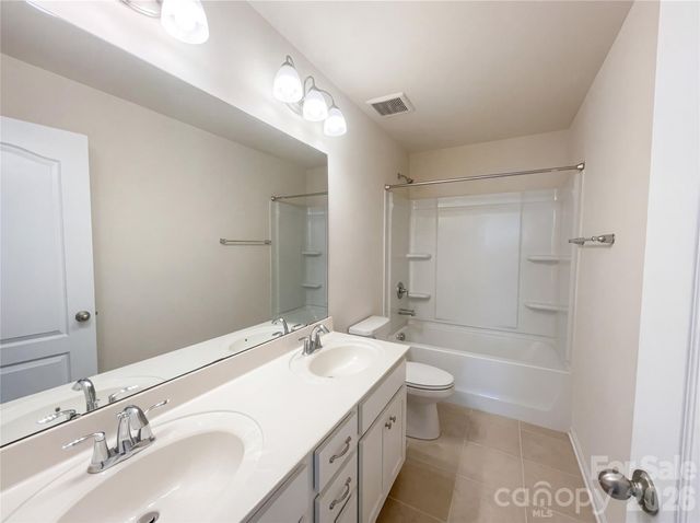 16027 Harbor Hill Drive, Charlotte, NC 28273