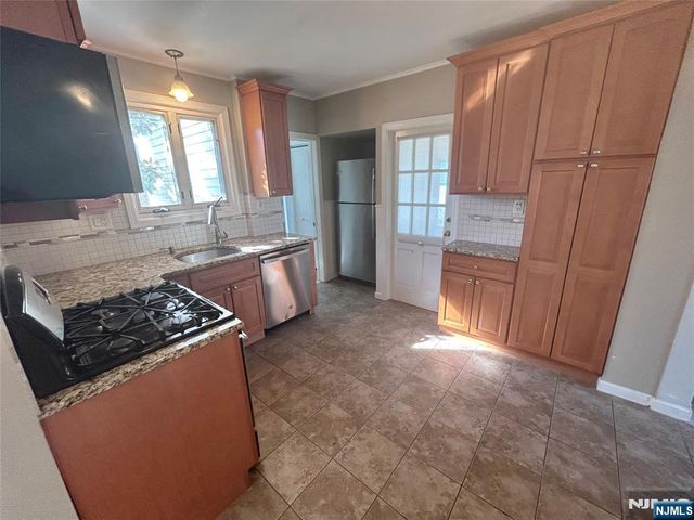 58 Buena Vista Avenue 1, Hawthorne, NJ 07506