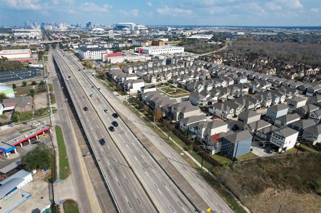 10504 Marston Vineyard Drive, Houston, TX 77025