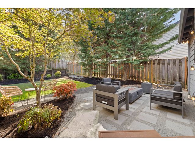 15821 Sw SUNDEW Dr, Portland, OR 97223