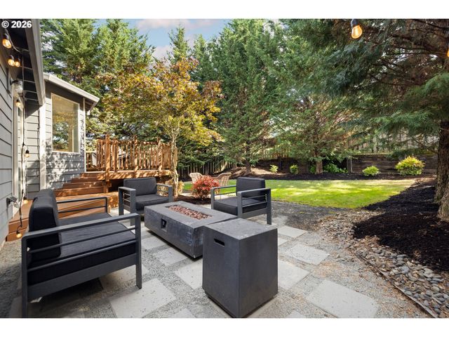 15821 Sw SUNDEW Dr, Portland, OR 97223