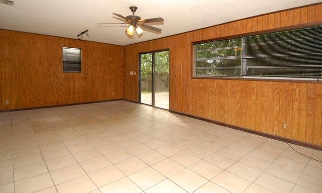 971 SW 83rd Avenue, North Lauderdale, FL 33068