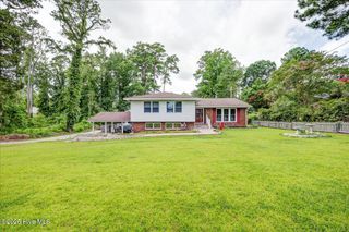 2111 Neuse Cliffs Drive, New Bern, NC 28560