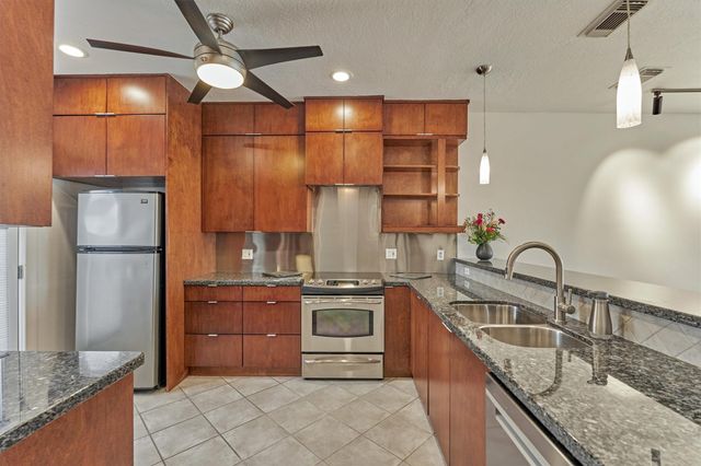 1427 Bowsprit Point, Willis, TX 77318