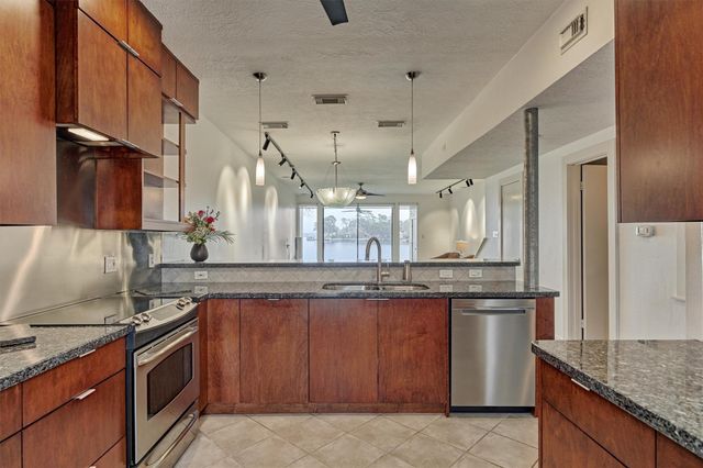 1427 Bowsprit Point, Willis, TX 77318