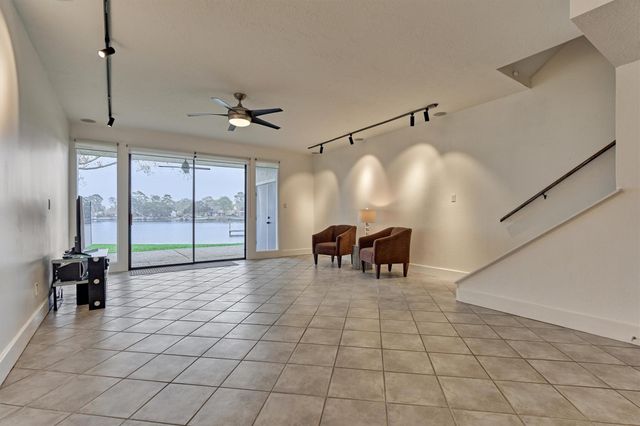 1427 Bowsprit Point, Willis, TX 77318