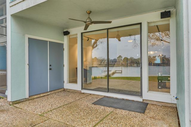 1427 Bowsprit Point, Willis, TX 77318