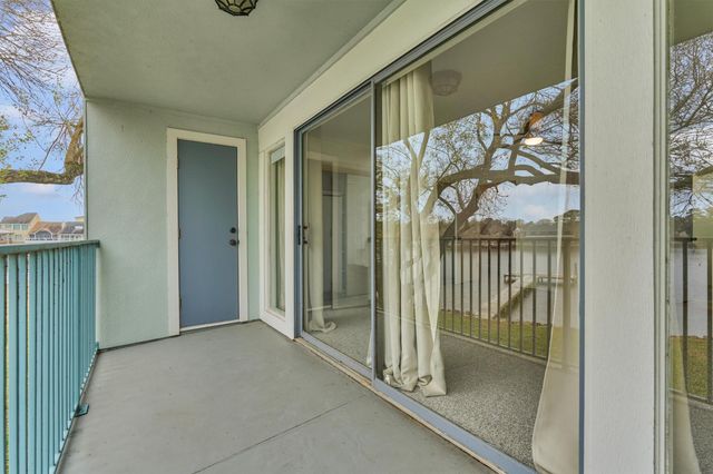 1427 Bowsprit Point, Willis, TX 77318