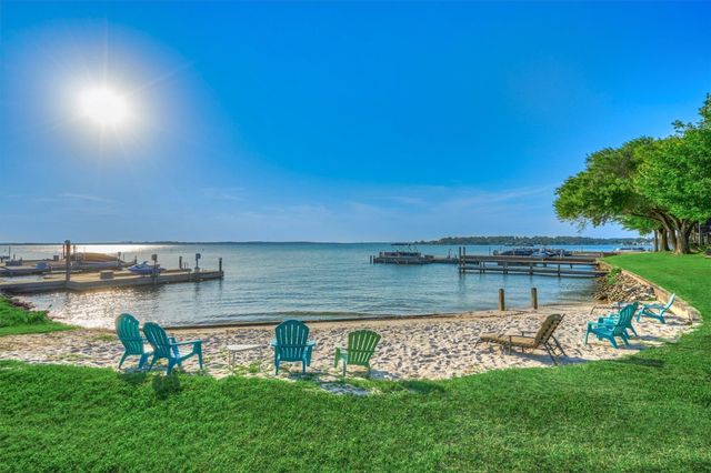 1427 Bowsprit Point, Willis, TX 77318