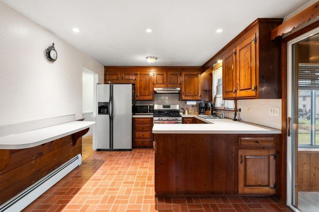 22 Crestshire Drive, Lawrence, MA 01843