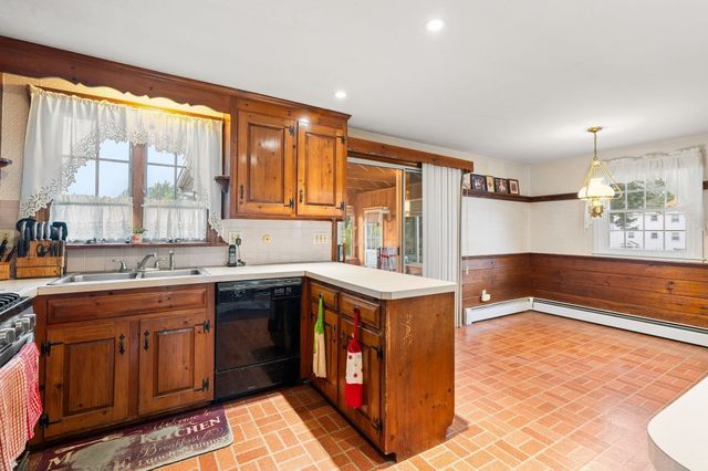 22 Crestshire Drive, Lawrence, MA 01843