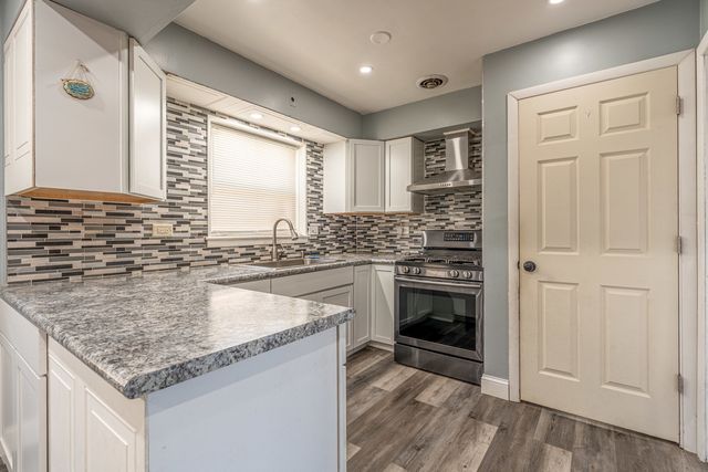 3307 E 136th Street, Chicago, IL 60633