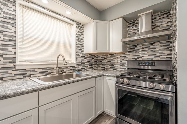 3307 E 136th Street, Chicago, IL 60633
