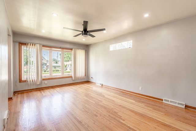 3307 E 136th Street, Chicago, IL 60633