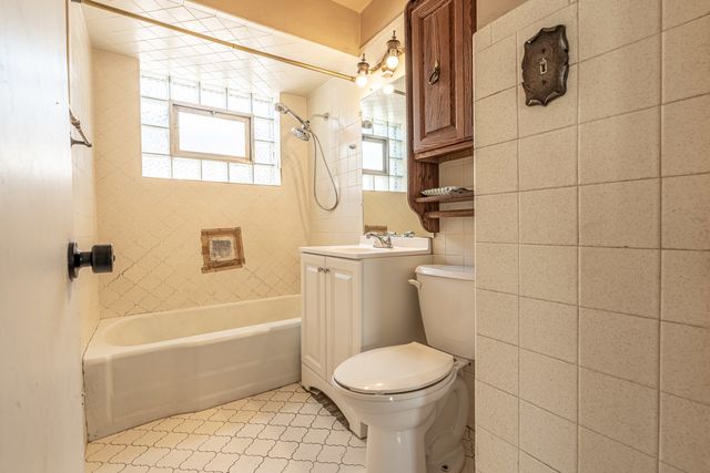 3307 E 136th Street, Chicago, IL 60633