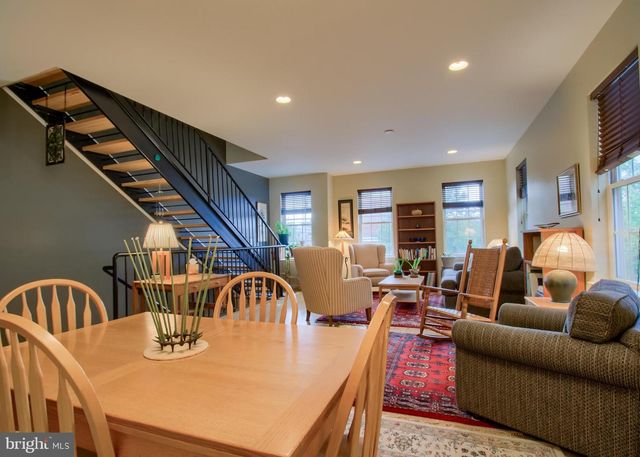 2003 GREEN ST, Harrisburg, PA 17102