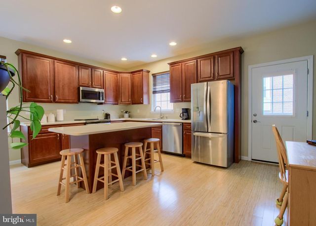 2003 GREEN ST, Harrisburg, PA 17102