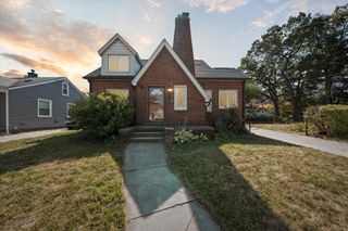 439 W Browning Avenue, Hazel Park, MI 48030
