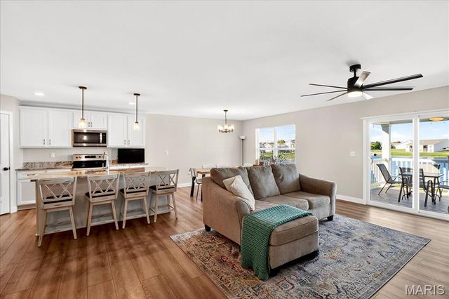 820 Applewood Creek Drive, Fairview Heights, IL 62208