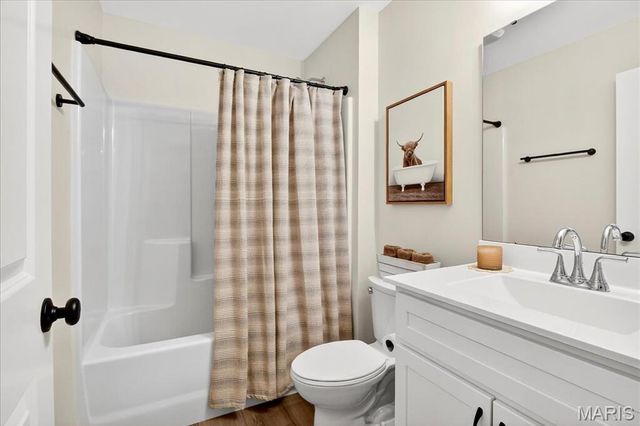 820 Applewood Creek Drive, Fairview Heights, IL 62208