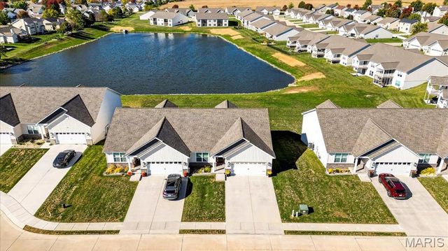 820 Applewood Creek Drive, Fairview Heights, IL 62208