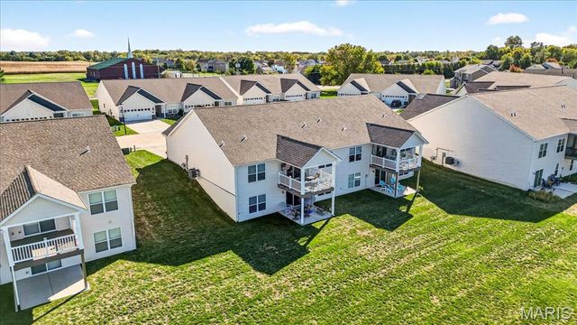 820 Applewood Creek Drive, Fairview Heights, IL 62208