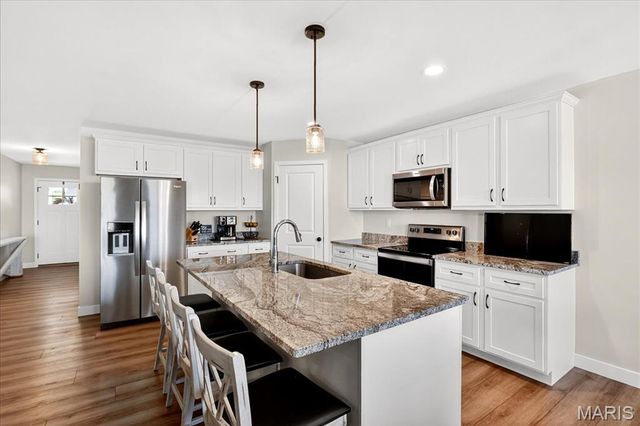 820 Applewood Creek Drive, Fairview Heights, IL 62208