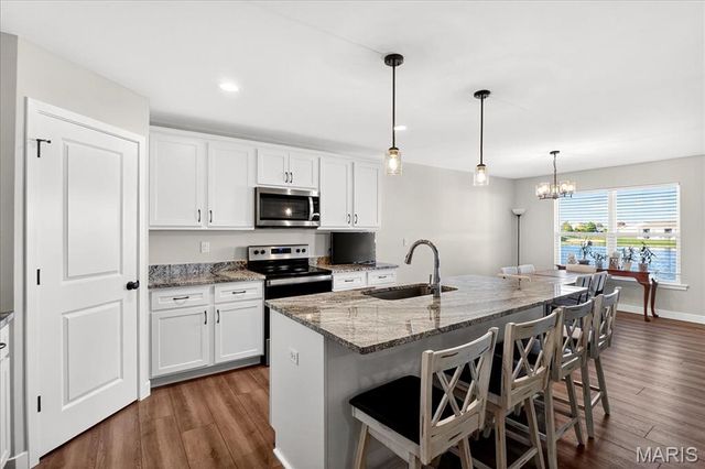 820 Applewood Creek Drive, Fairview Heights, IL 62208