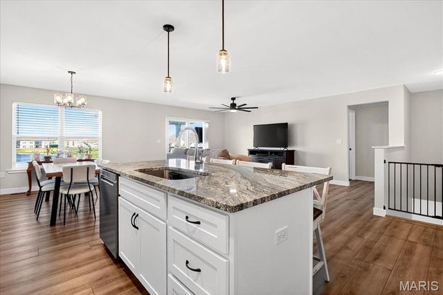 820 Applewood Creek Drive, Fairview Heights, IL 62208