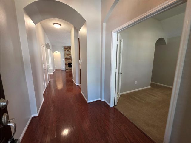 5221 Cottonwood Creek Lane, League City, TX 77573