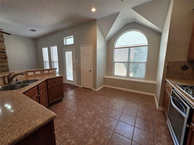 5221 Cottonwood Creek Lane, League City, TX 77573