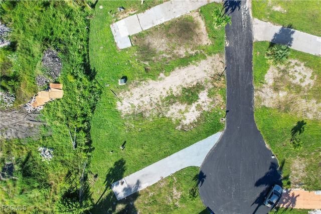 123 Ash LN, Fort Myers, FL 33908