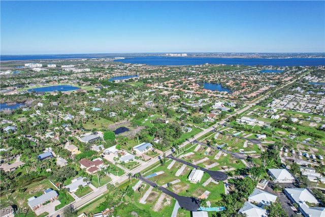 123 Ash LN, Fort Myers, FL 33908