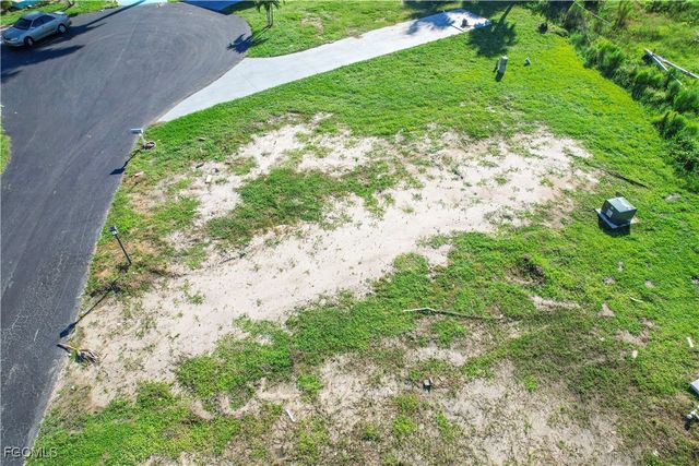 123 Ash LN, Fort Myers, FL 33908