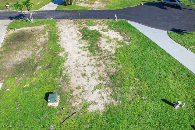 123 Ash LN, Fort Myers, FL 33908