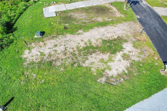 123 Ash LN, Fort Myers, FL 33908