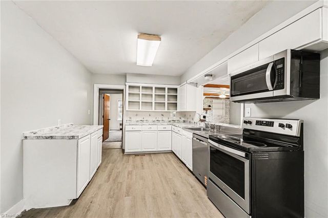711 Quaker Lane, High Point, NC 27262
