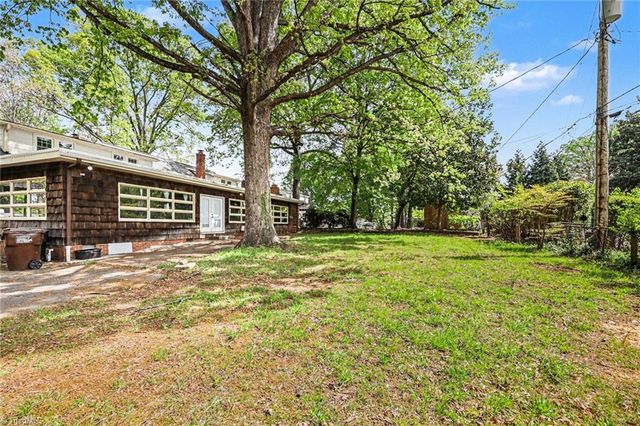 711 Quaker Lane, High Point, NC 27262