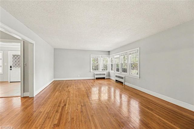 711 Quaker Lane, High Point, NC 27262