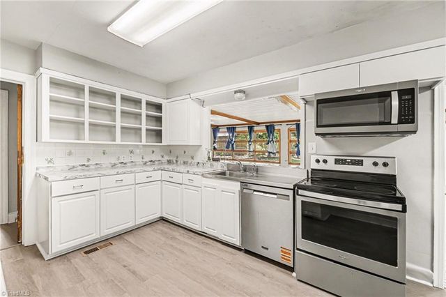 711 Quaker Lane, High Point, NC 27262