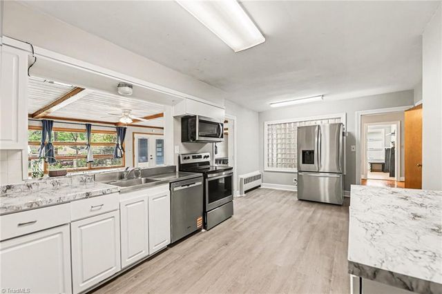 711 Quaker Lane, High Point, NC 27262