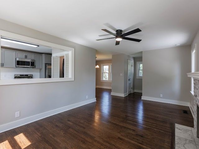 1716 Hillview Dr, Columbia, TN 38401