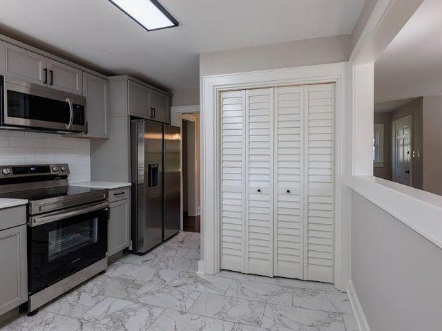 1716 Hillview Dr, Columbia, TN 38401