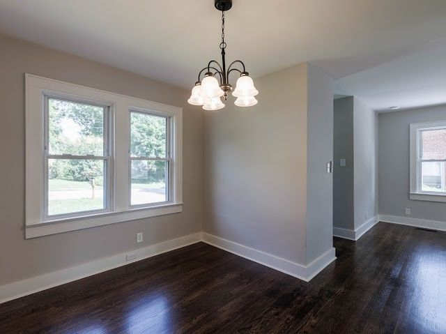 1716 Hillview Dr, Columbia, TN 38401
